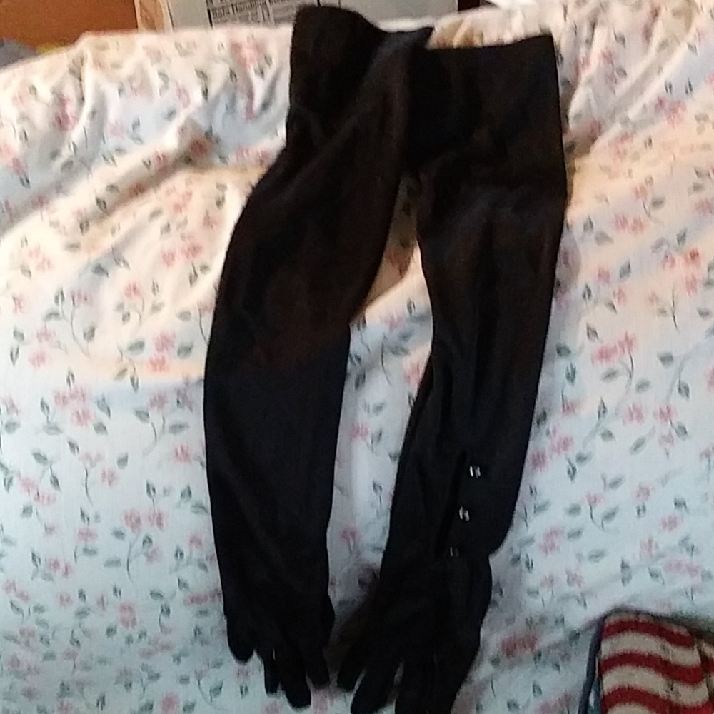 Vintage Long Black Women Gloves with buttons (BC)